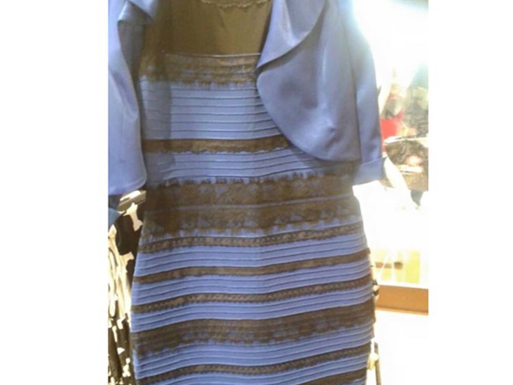 Fotoğraftaki elbiseyi hangi renk görüyorsunuz? Bir zamanlar olay olmuştu?