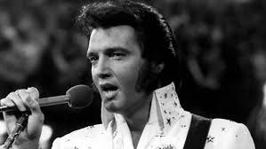 Elvis Presley öldüğünde kaç yaşındaydı?