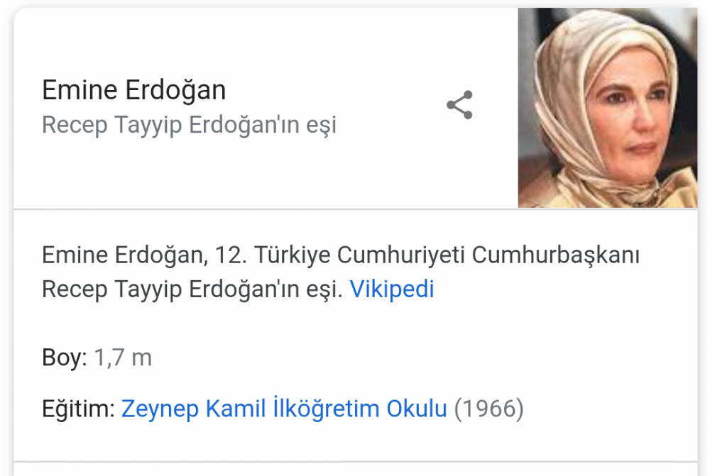 İlkokul mezunu Emine Erdoğan'ın törenlerde konuşma yapması komik değil mi ?
