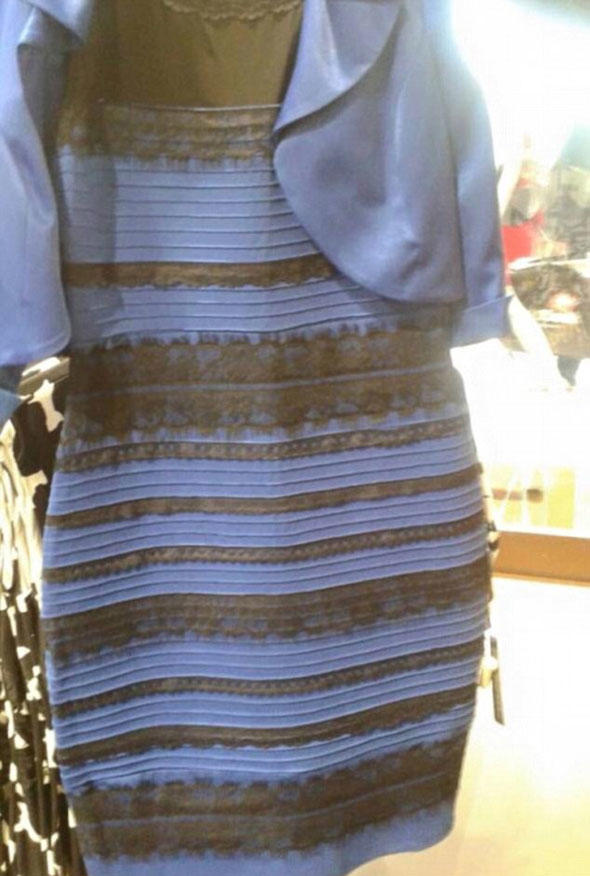 Bu fotoğraf zamanında sosyal medyayı sallamıştı. Ben hala merak ediyorum,siz bu elbiseyi hangi renkte görüyorsunuz?
