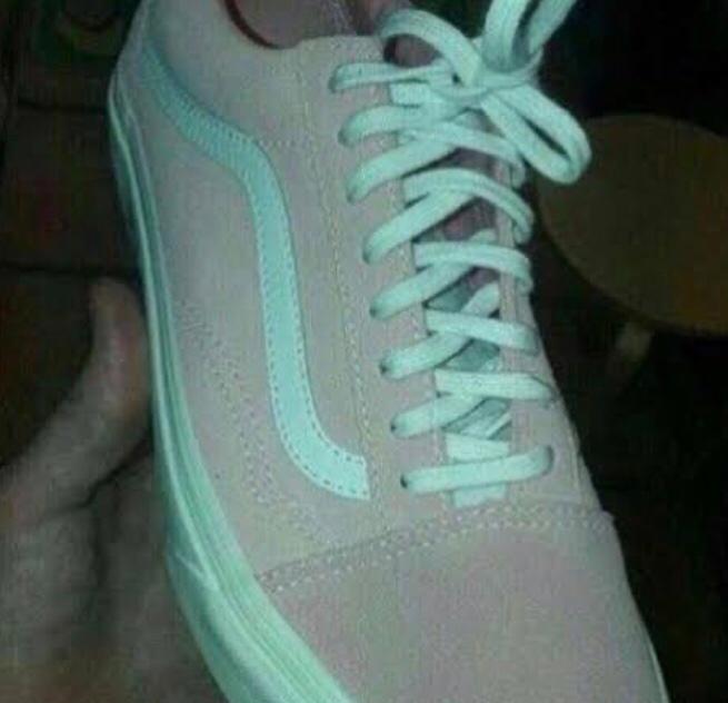 Hangi renk görüyorsunuz ayakkabıyı?