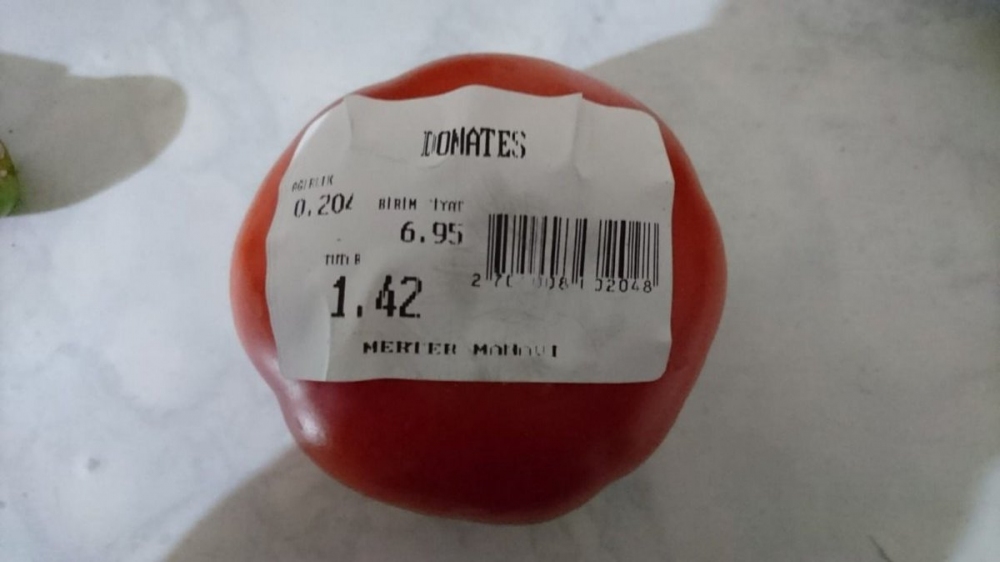 Bir domates 1,42 tl varlık kuyruğumu?