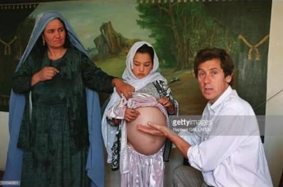 Dünya bu haberle sallandı. Afganistanda sadece 9 yaşında 7.5 aylık hamile bir çocuk gündeme oturdu. Lanetli coğrafyanın masum yüzleri hakkında ne düşünüyorsunuz?