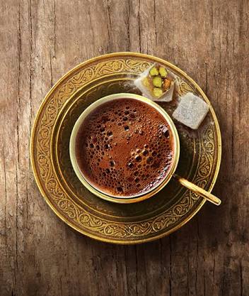 Türk kahvesinin tadı şekerli mi şekersiz mi daha güzel olur?