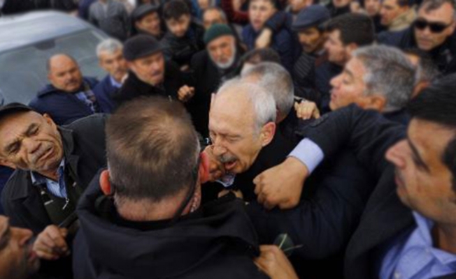 Kılıçtaroğlu'na yumruk atan zanlı AKP'li çıktı.