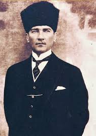 Atatürkün hayatı yaptıgı yenilikler ?