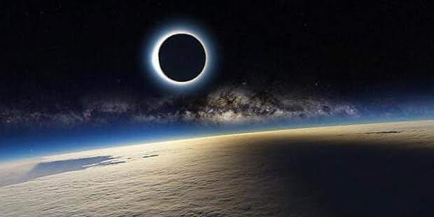 İşte güneş tutulmasının uzayda ki görünen hali!, (resim ekte)