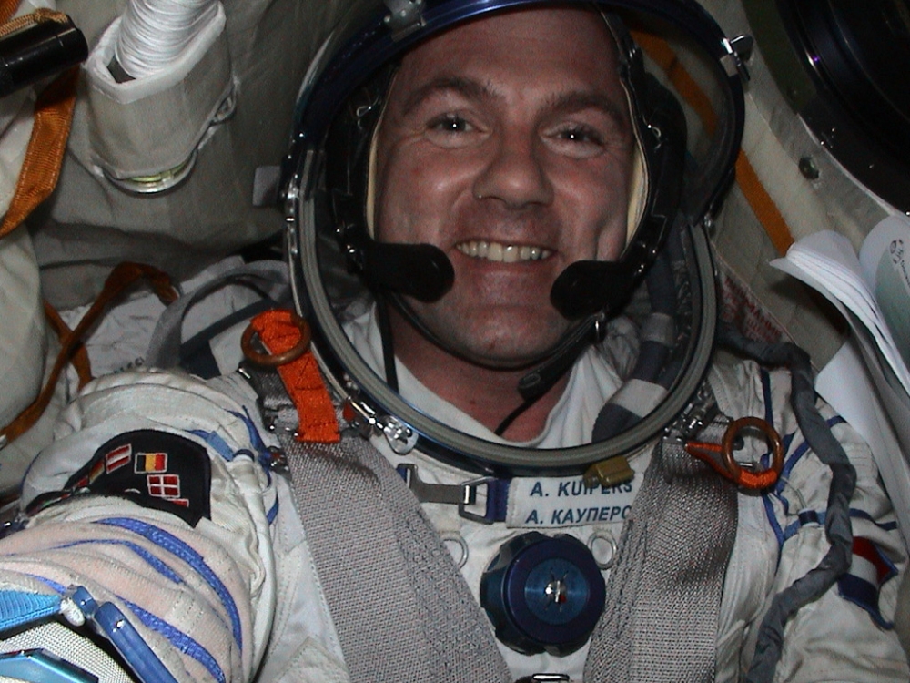 Uzaydan yanlışlıkla 911'i Arayan Hollandalı Astronot