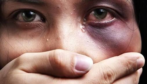 Kadına şiddet hakkında neler biliyoruz? Toplum olarak neden buna sessiz ve duyarsız kalıyoruz?