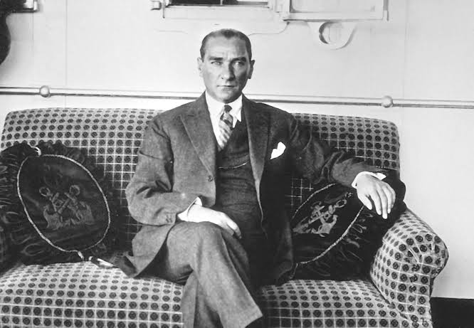 Mustafa Kemal ATATÜRK hakkında görüşleriniz nelerdir?
