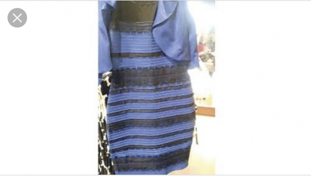 Bu elbisenin rengini sizce ne ? Herkes farklı görüyor bilgisi olan var mı siz ne renk görüyorsunuz ?