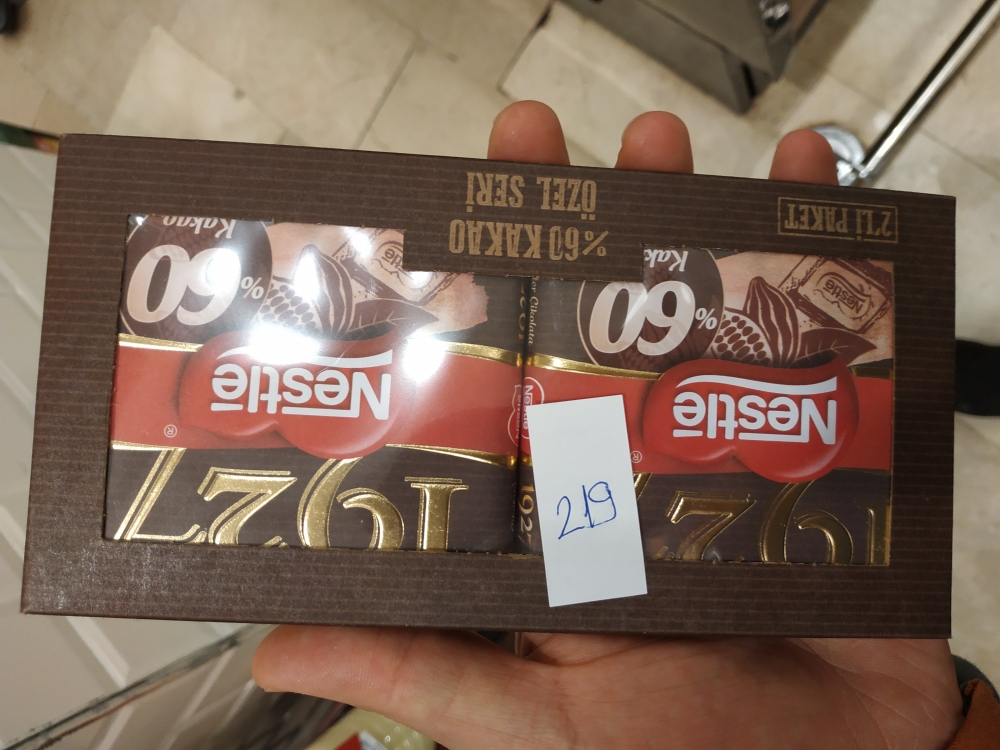Nestle ekstra sütlü özel seri çikolata Migrasta 9 liradan 4 liraya düşmüş?