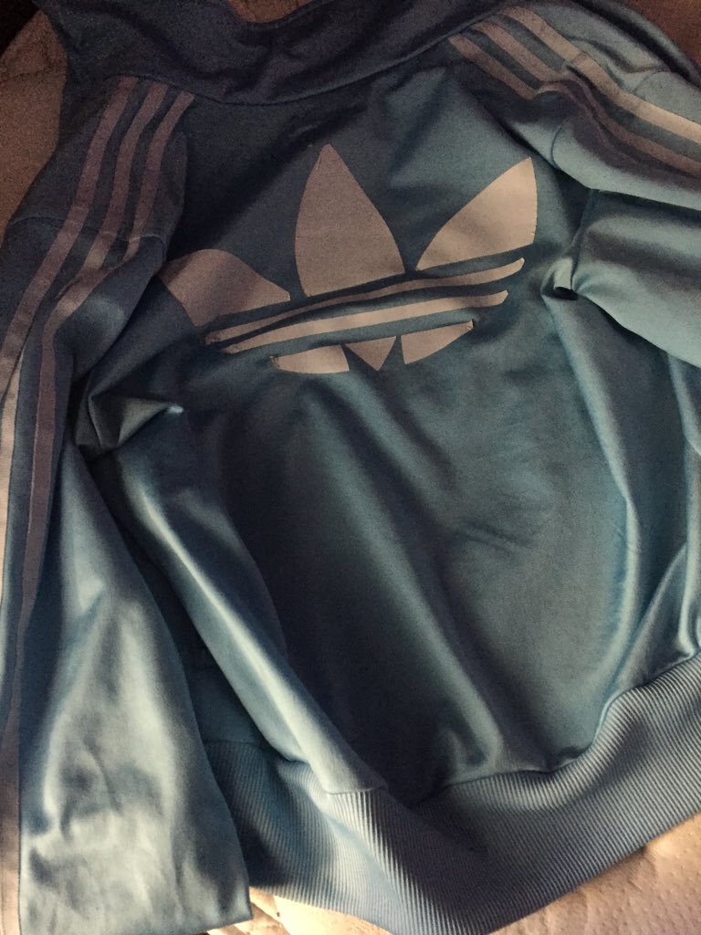 Siz bu ceketi hangi renk görüyorsunuz ?