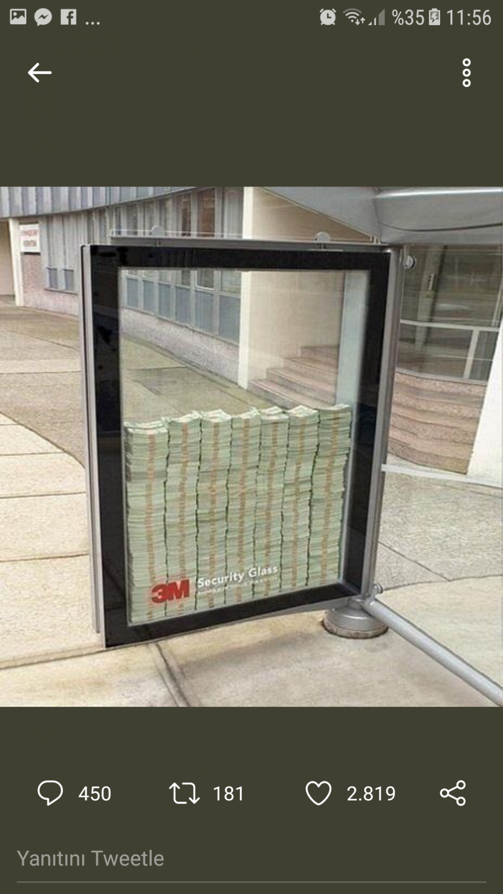Бронированное стекло с деньгами