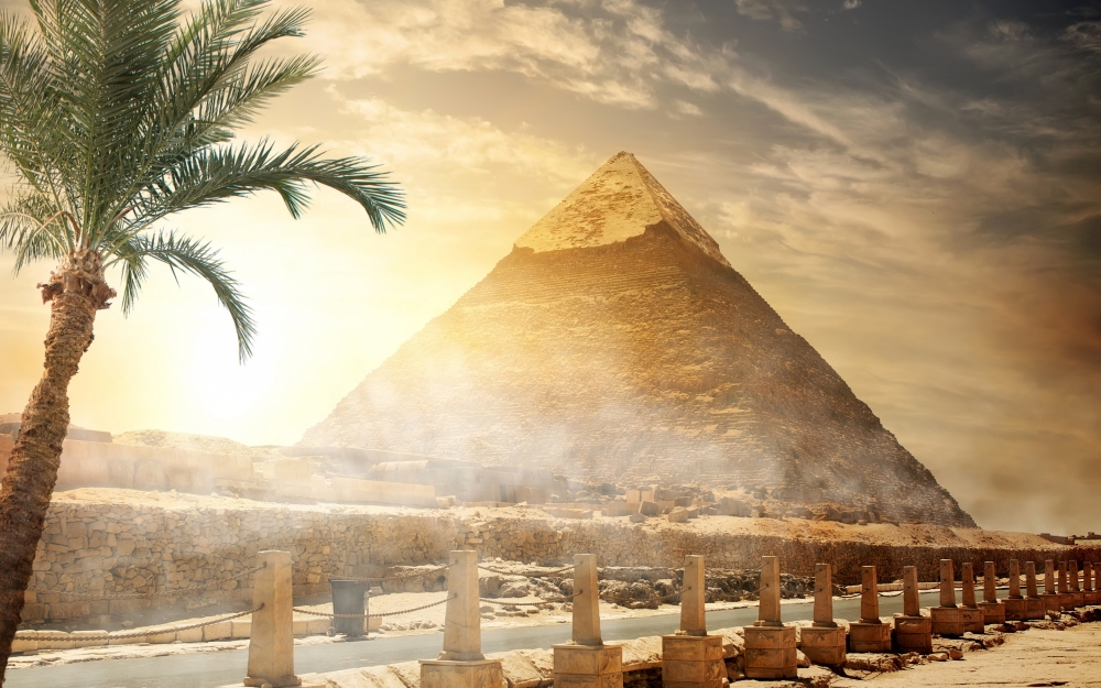 Mısırdaki en büyük pramit'in ismi nedir?